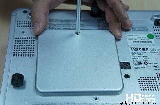 投影机灯泡不知道怎么更换?这里有答案